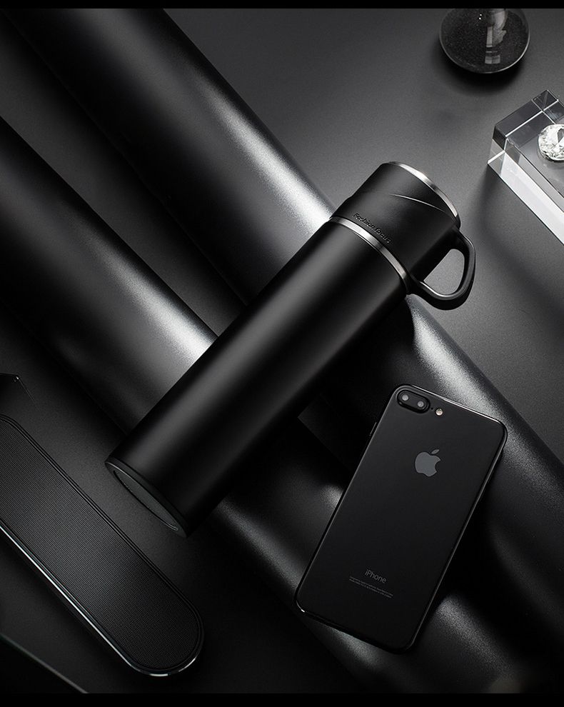 Bình giữ nhiệt tích hợp cốc ở nắp đậy 600ml